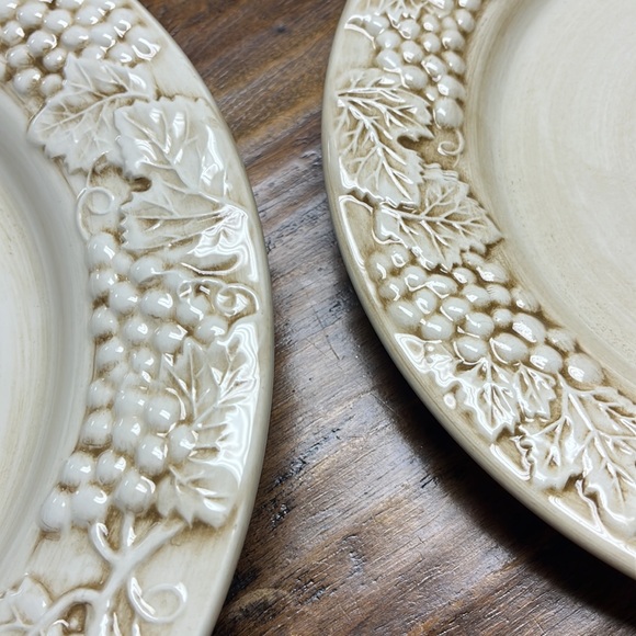 Harry and David dinner and salad plate set - Picture 3 of 3